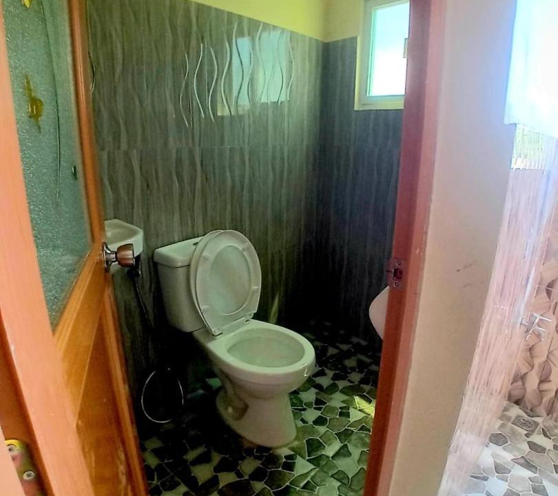 Photo of Bathroom in San Fernando