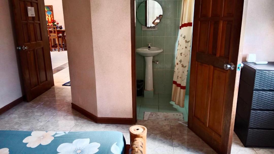 Photo of Bathroom in Basdiot