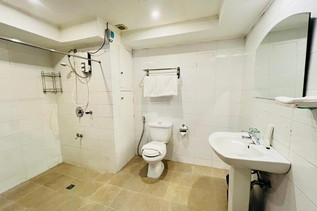 Photo of Bathroom in Paco