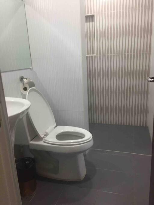 Photo of Bathroom in Dasmarinas