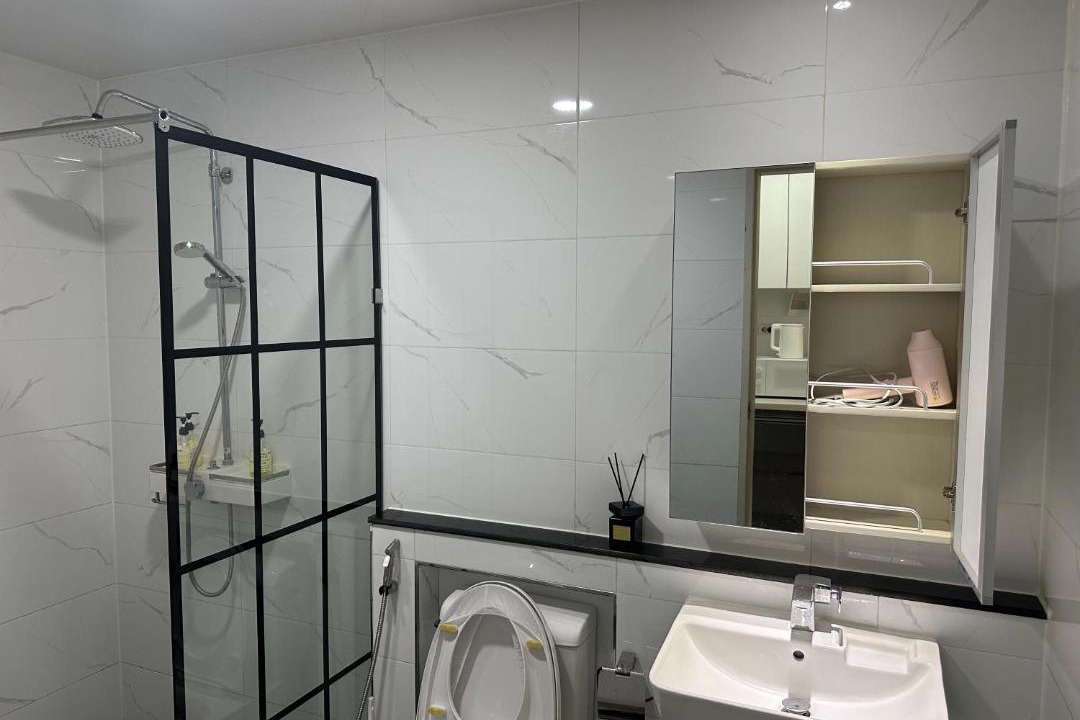 Photo of Bathroom in Clark Freeport