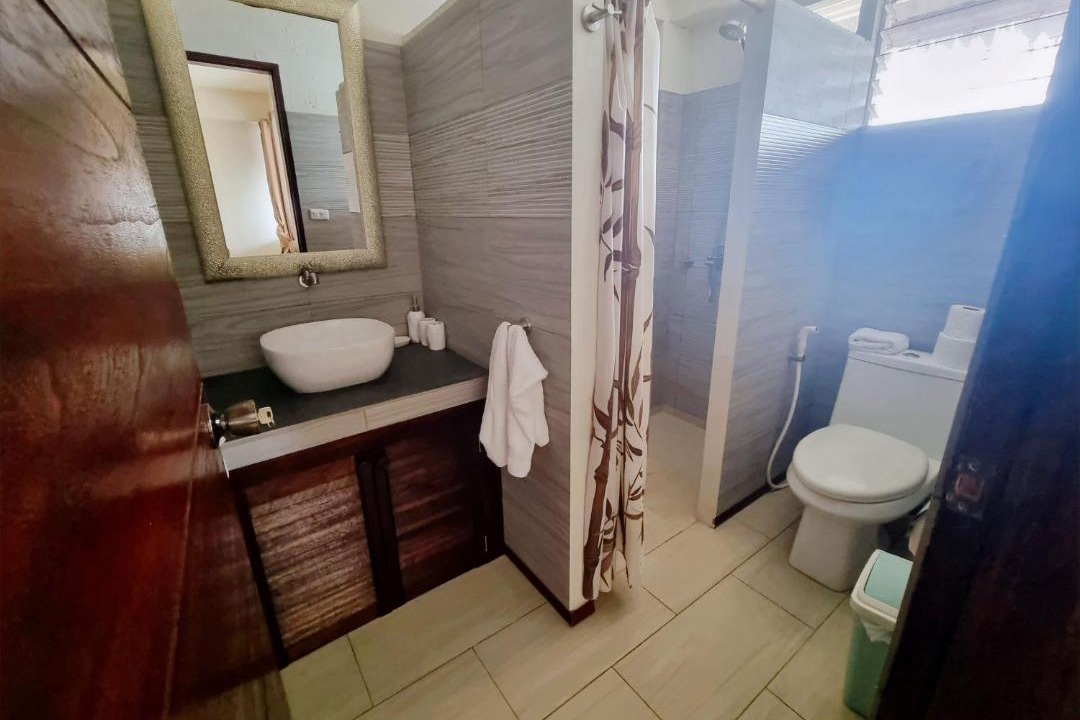 Photo of Bathroom in Logon