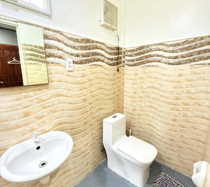 Photo of Bathroom in Logon