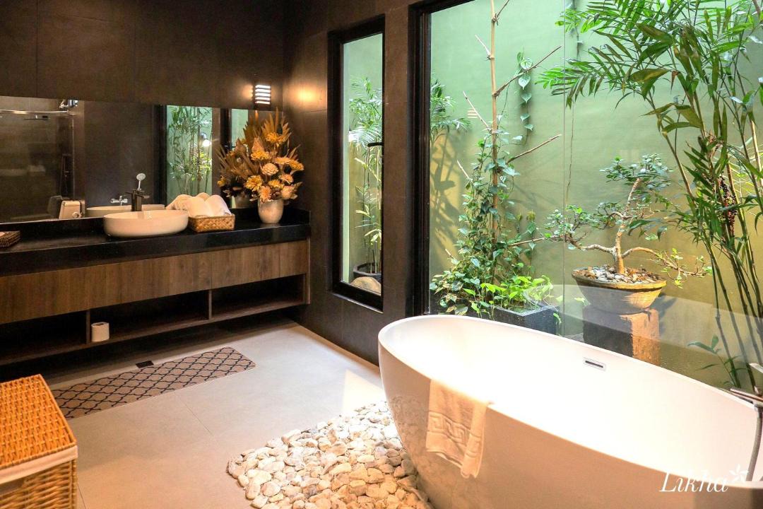 Photo of Bathroom in Anilao