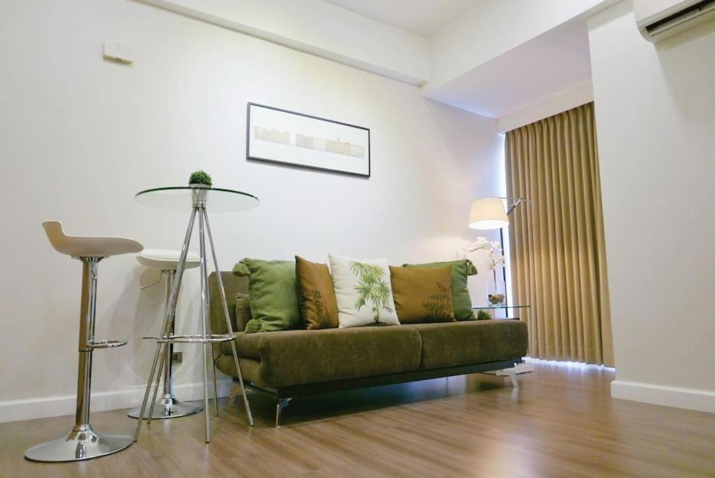 Photo of Livingroom in Wack-Wack Greenhills