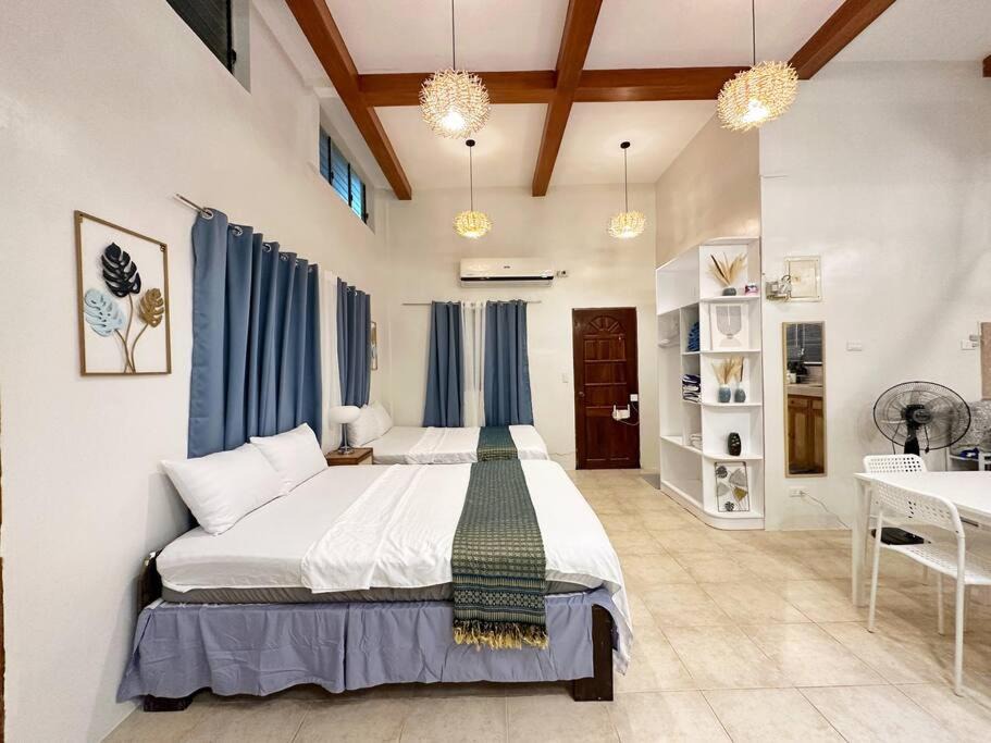 Photo of Bedroom in Manoc-Manoc
