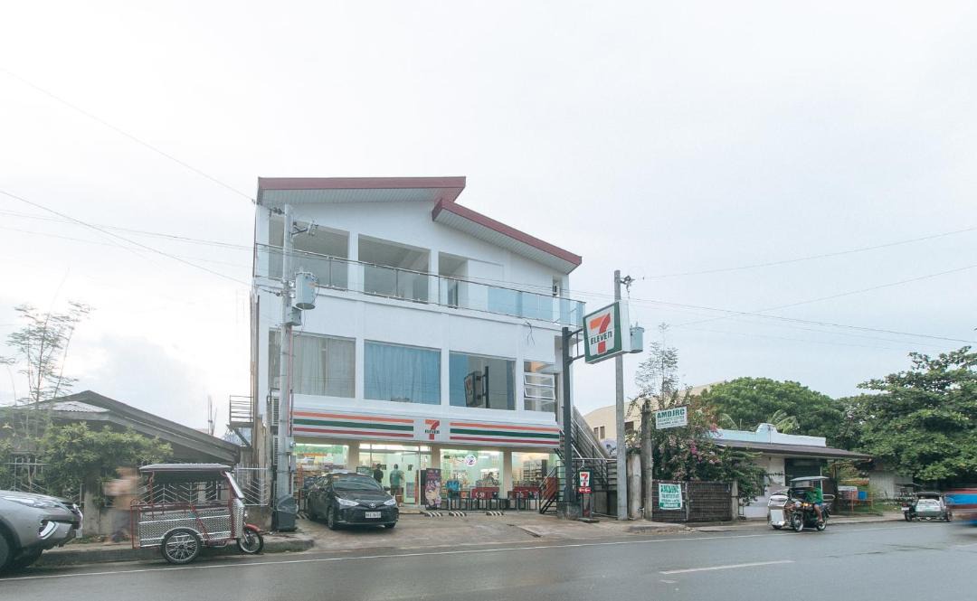 Photo of Buildings in Alaminos