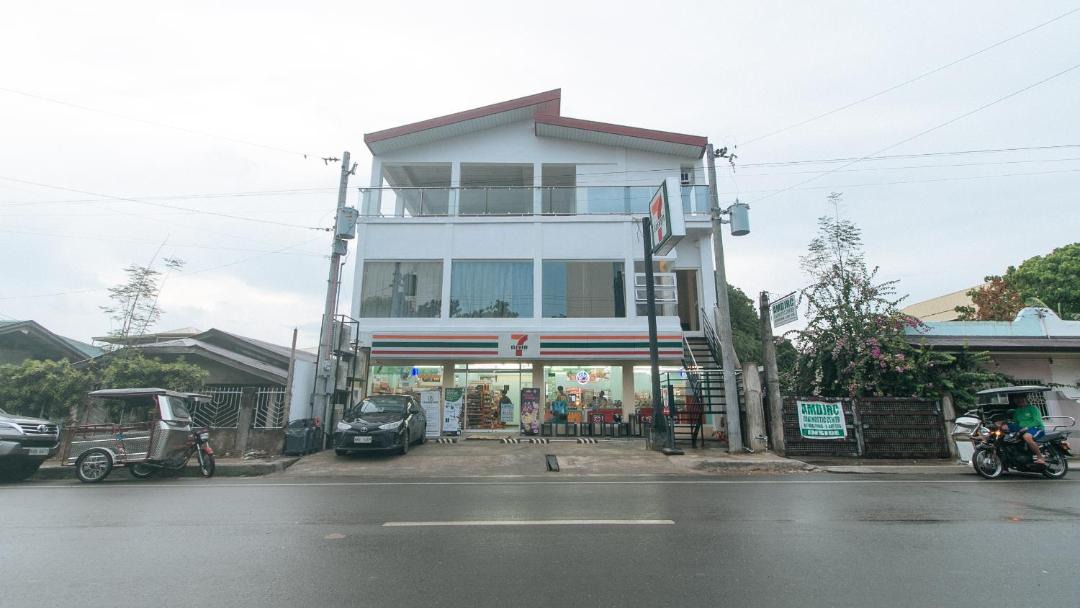 Photo of Buildings in Alaminos