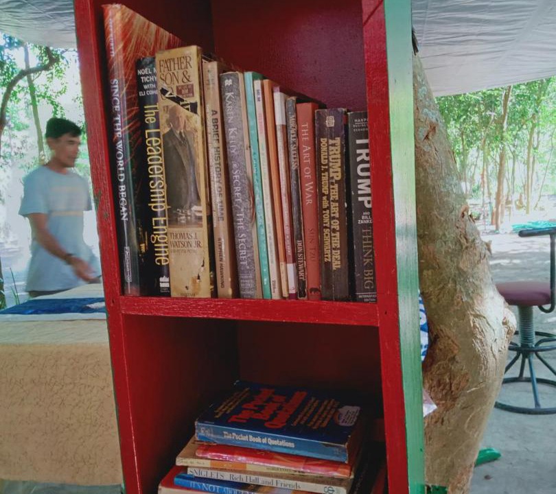 Photo of Others in Luna