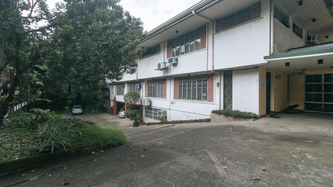Photo of Buildings in New Manila