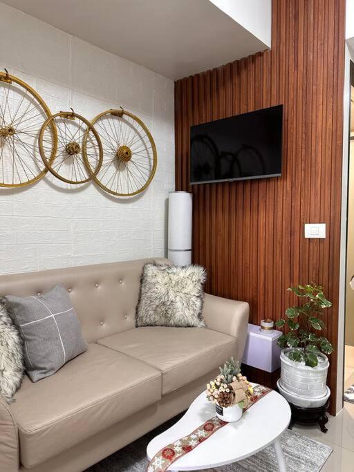 Photo of Livingroom in Loyola Heights