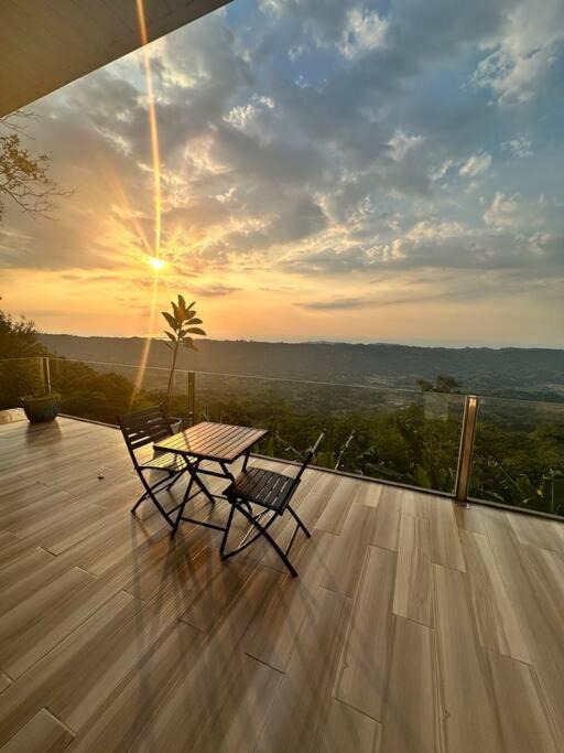 Photo of Patio Balcony in San Fernando