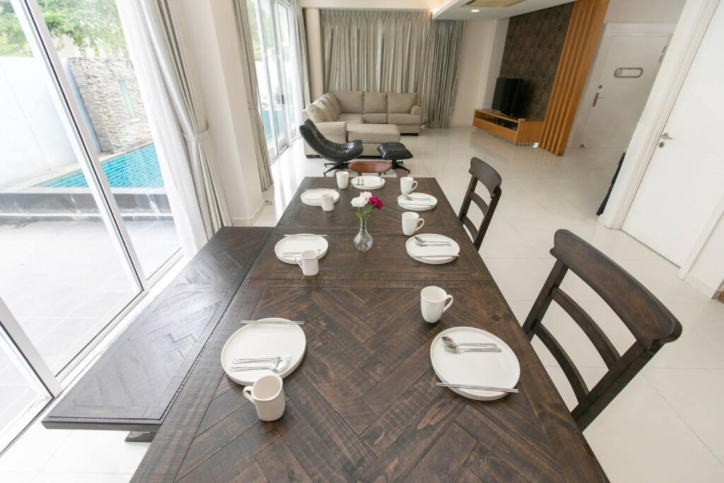 Photo of Livingroom in Downtown George Town