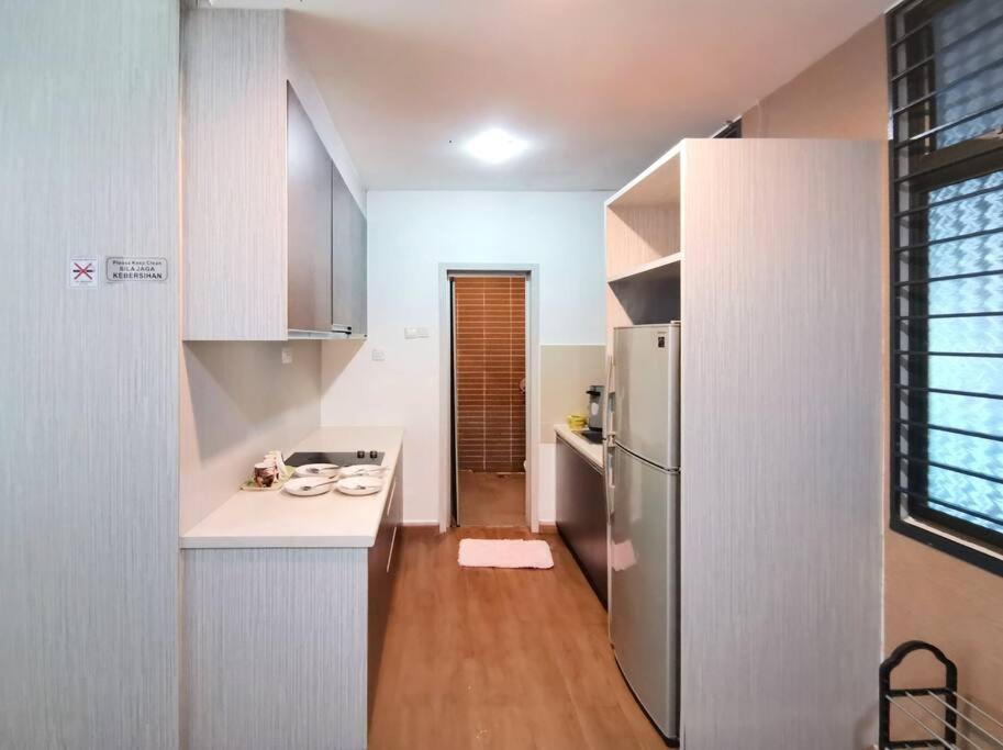 Photo of Kitchen in Taman Mount Austin