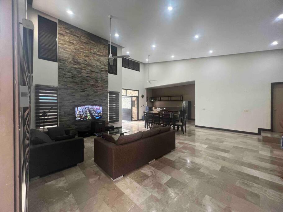 Photo of Livingroom in Angeles City