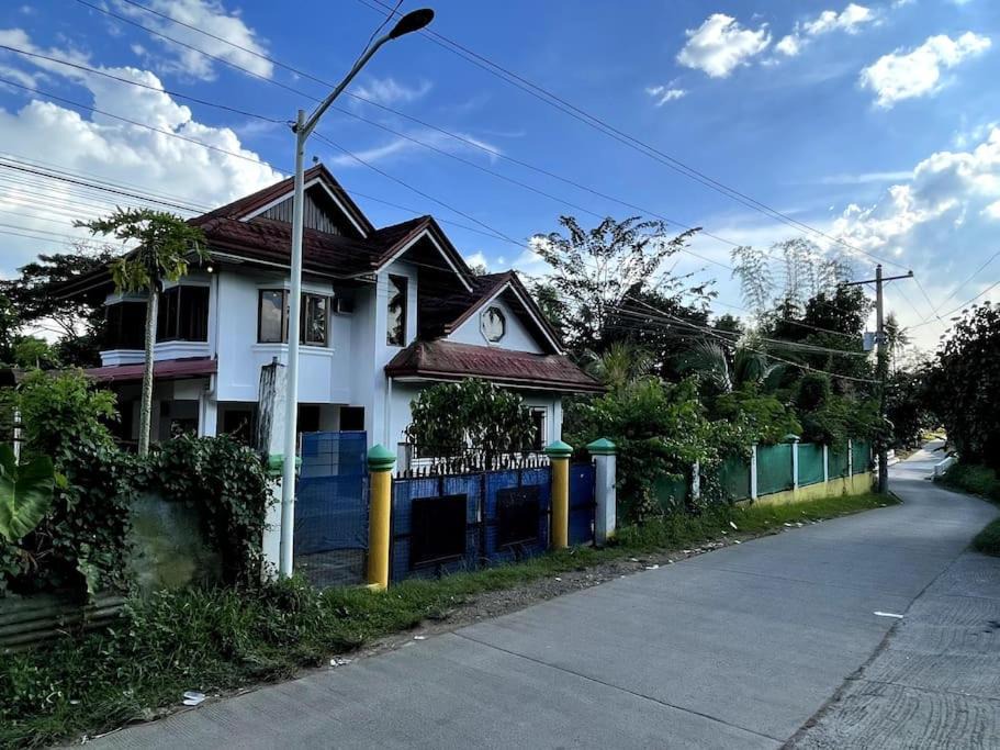 Photo of Buildings in Anilao