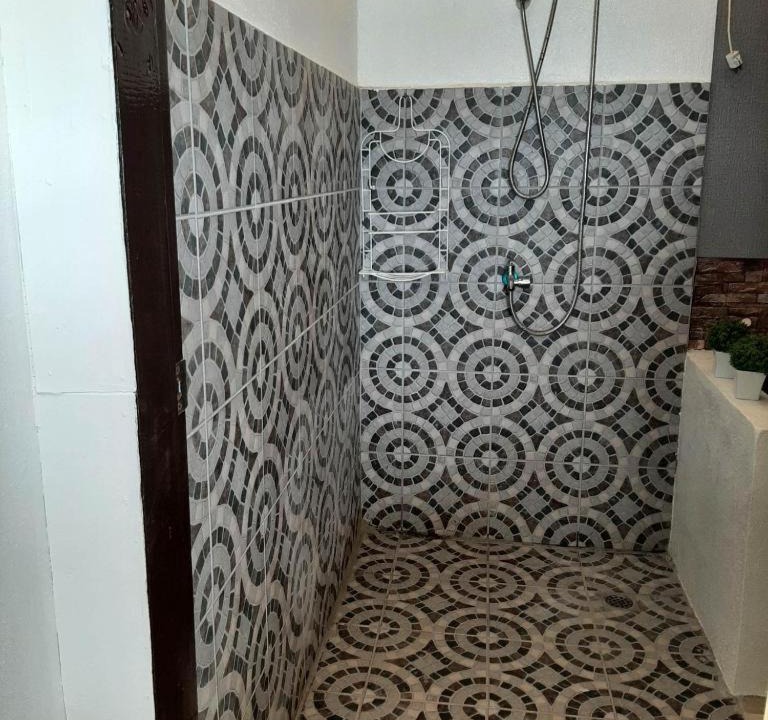 Photo of Others in Basdiot