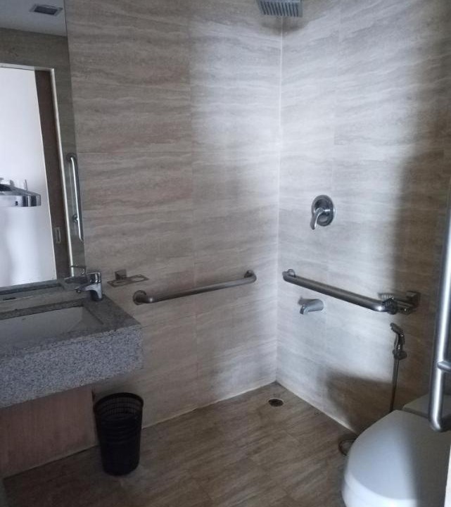 Photo of Bathroom in Wack-Wack Greenhills