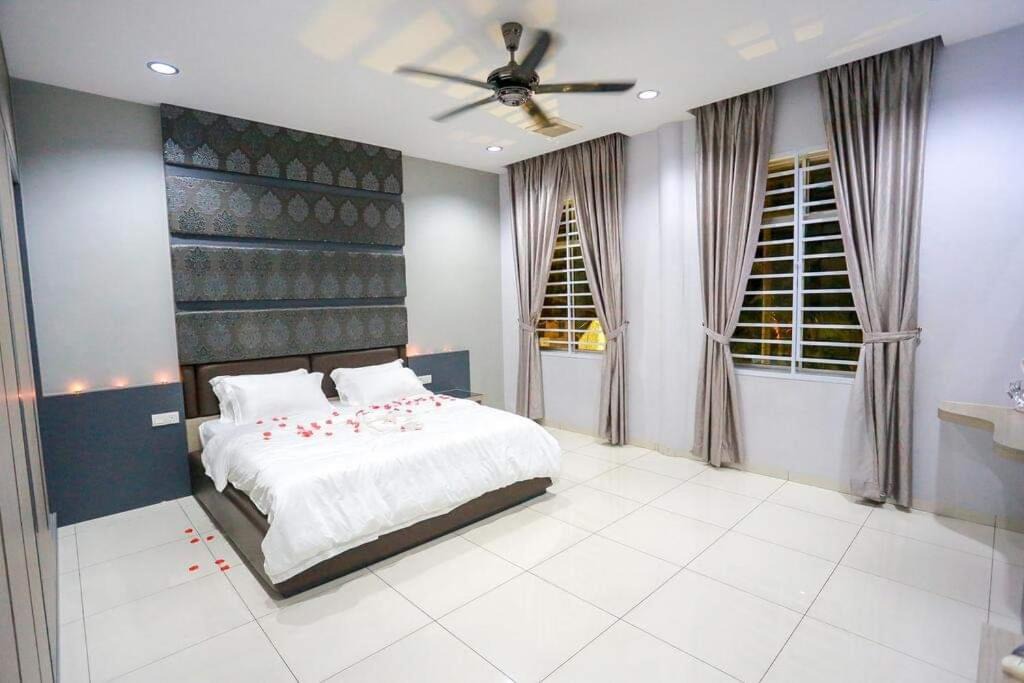 Photo of Bedroom in Muar District