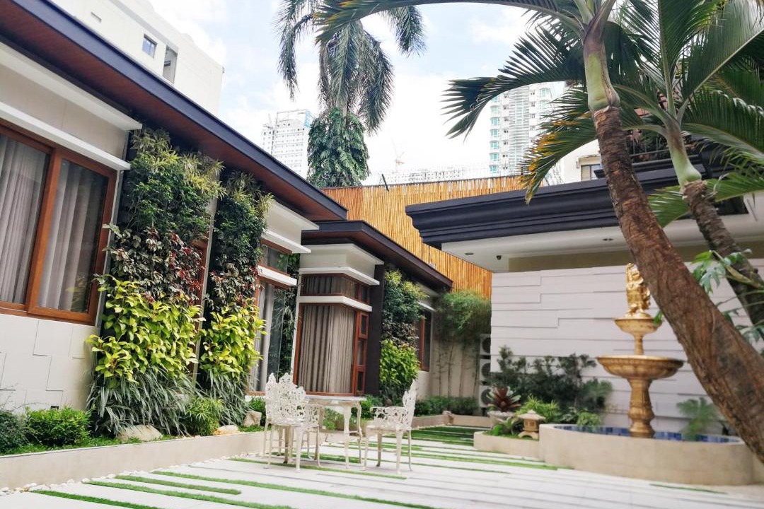 Photo of Buildings in Ermita Night District