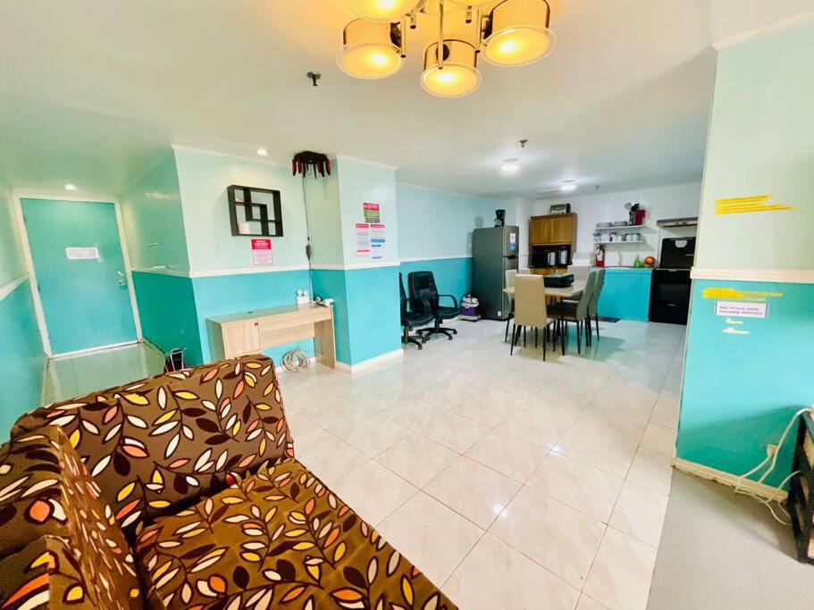 Photo of Livingroom in South Triangle