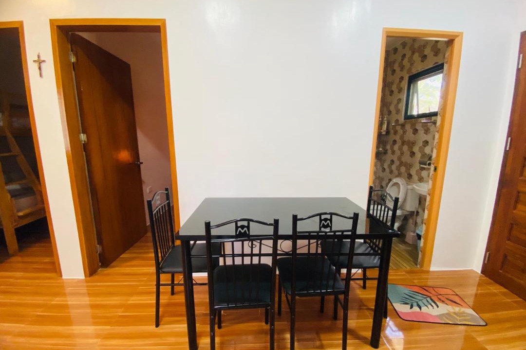 Photo of Livingroom in Looc