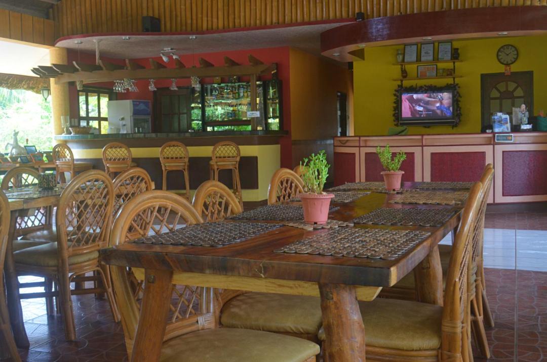 Photo of Livingroom in Looc