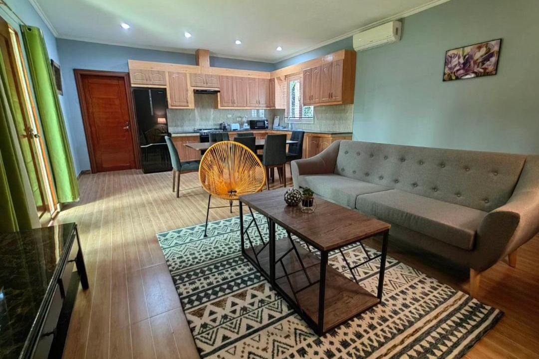 Photo of Livingroom in Looc
