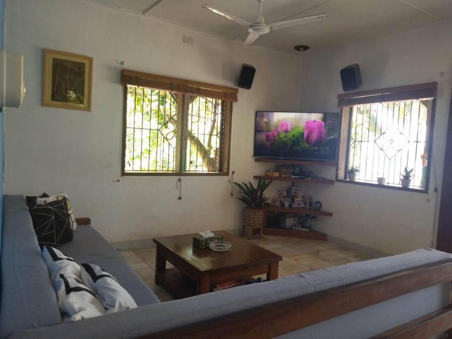 Photo of Livingroom in Puerto Galera