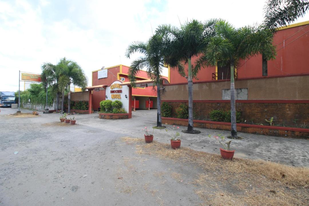 Photo of Buildings in Paniqui