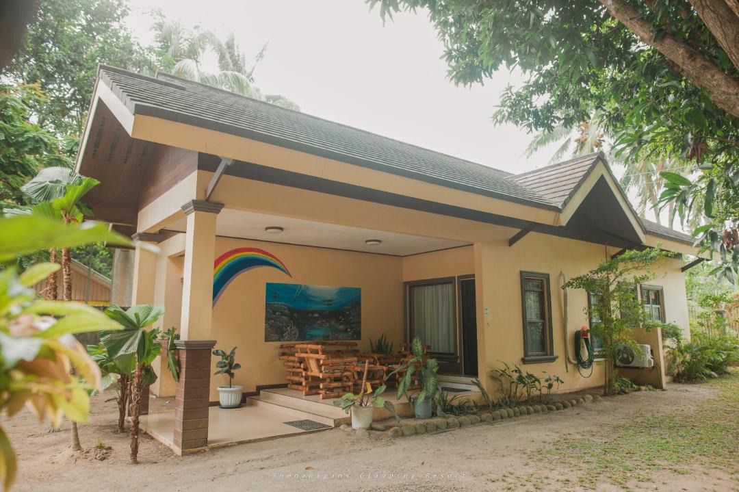 Photo of Buildings in Zamboanguita