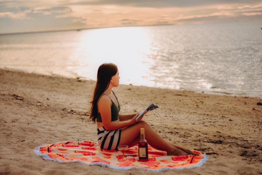 Photo of Human In Picture in Daanbantayan