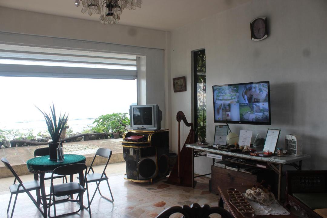 Photo of Livingroom in San Fernando