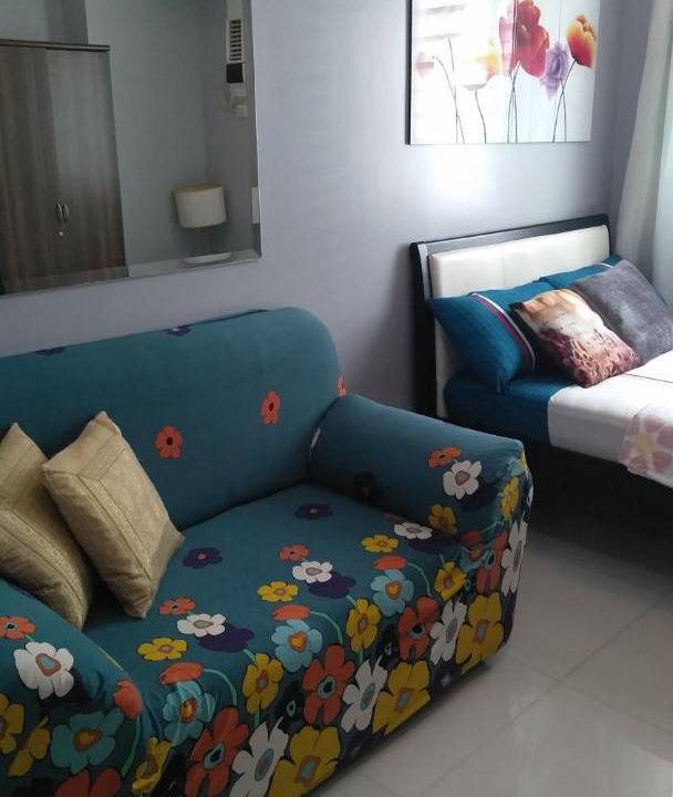 Photo of Livingroom in South Triangle