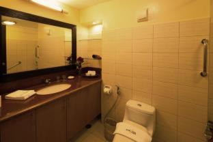Photo of Bathroom in Yapak