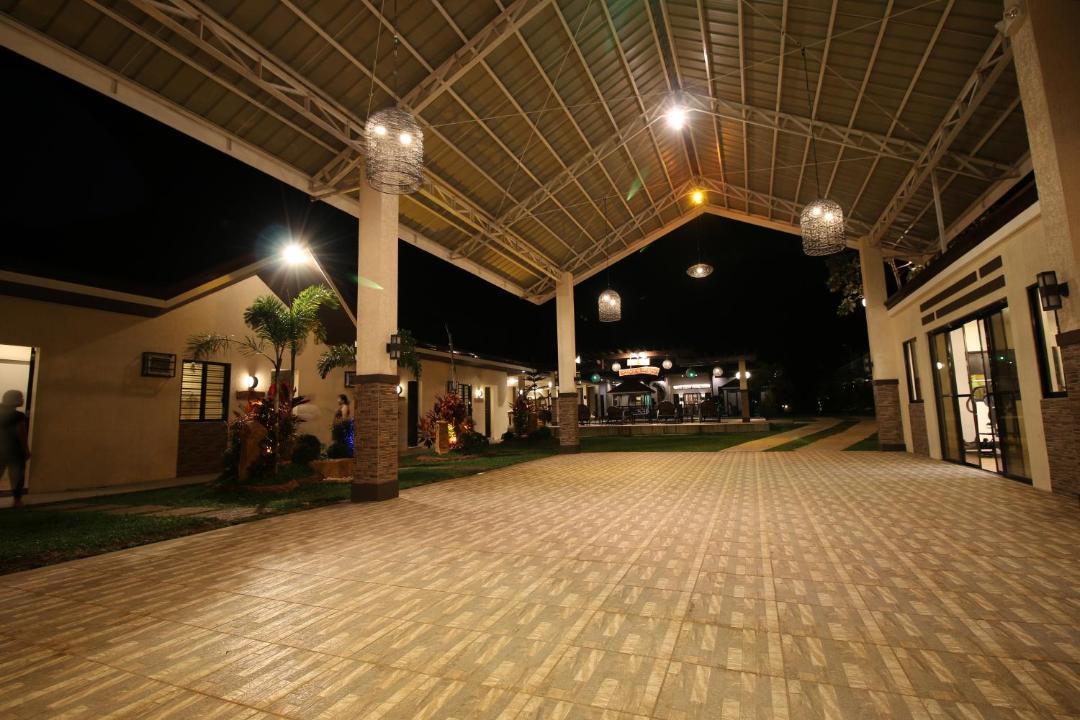 Photo of Others in Amadeo