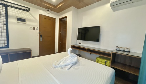 Standard Queen Room