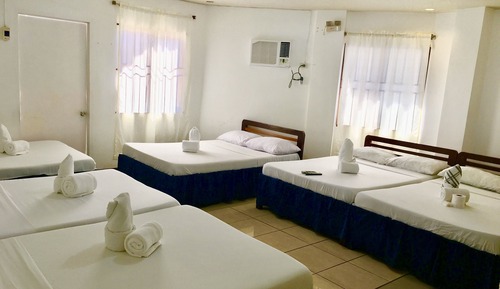 Room for 12 persons