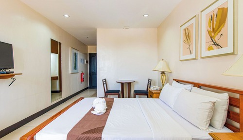 Standard Queen Room