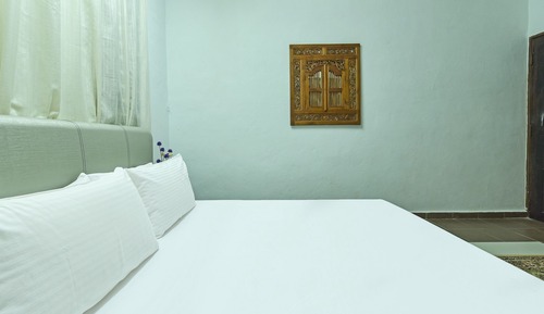 Room, 2 Bedrooms