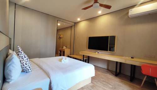 Deluxe King Room