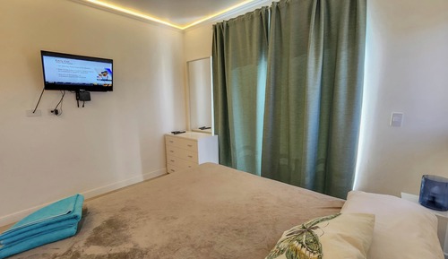 Panoramic Condo, 1 King Bed, Ocean View