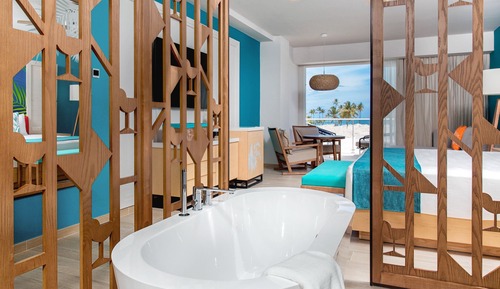 Honeymoon Suite, Beachfront