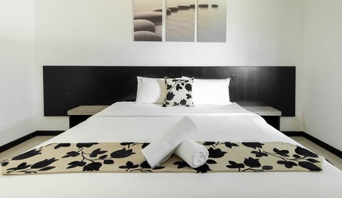 Standard King Room