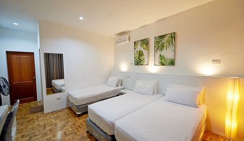 Superior Triple Room, Pool View