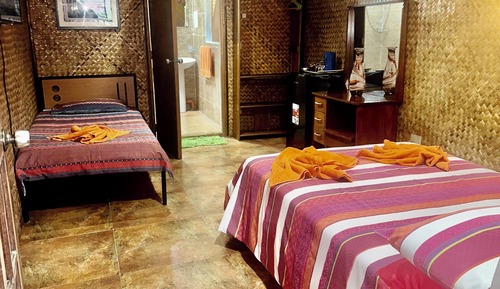 Terracotta room private bathroom