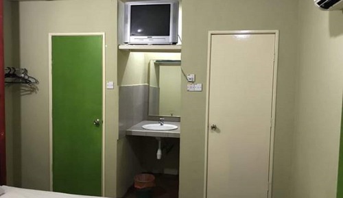Standard Twin Room, No Windows