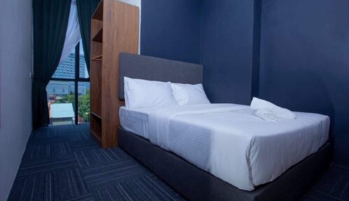 Standard Queen or Twin Room