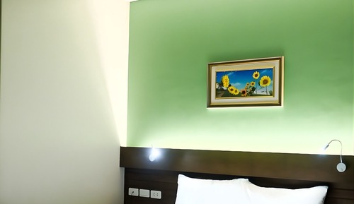 Standard Room, 1 Queen Bed