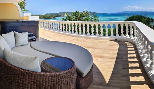 Romantic Suite with Jacuzzi